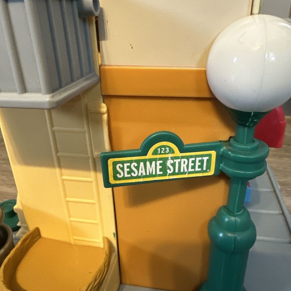 2010 Hasbro Sesame Street Hooper's Store 123 Apartment Building Playset Only - Picture 7 of 13